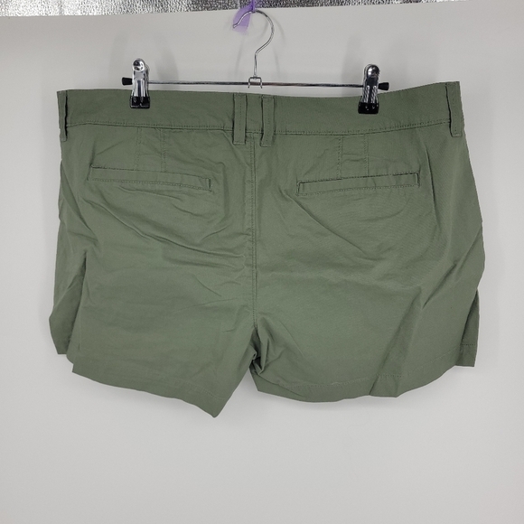 Old Navy Womens Everday Kahki Shorts Dark Green Size 14 - Picture 4 of 12